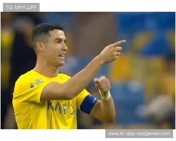 利雅得胜利禁区混战，C罗抢先触球破门