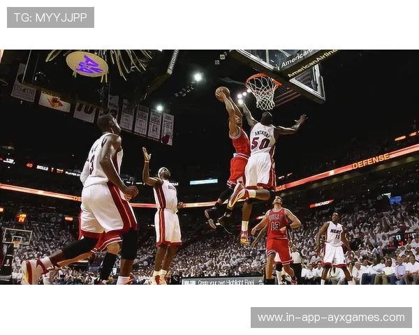 NBA强势隔扣滑出3米:一场扣篮的极限挑战与篮球魅力的完美展现 NBA强势隔扣滑出3米:一场扣篮的极限挑战与篮球魅力的完美展现